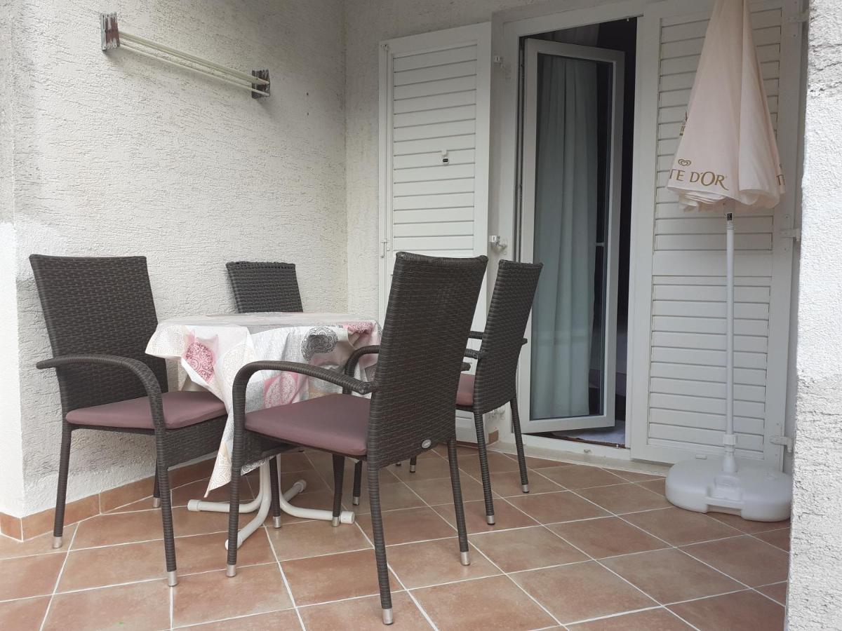 Omis Apartmani Mouse Εξωτερικό φωτογραφία