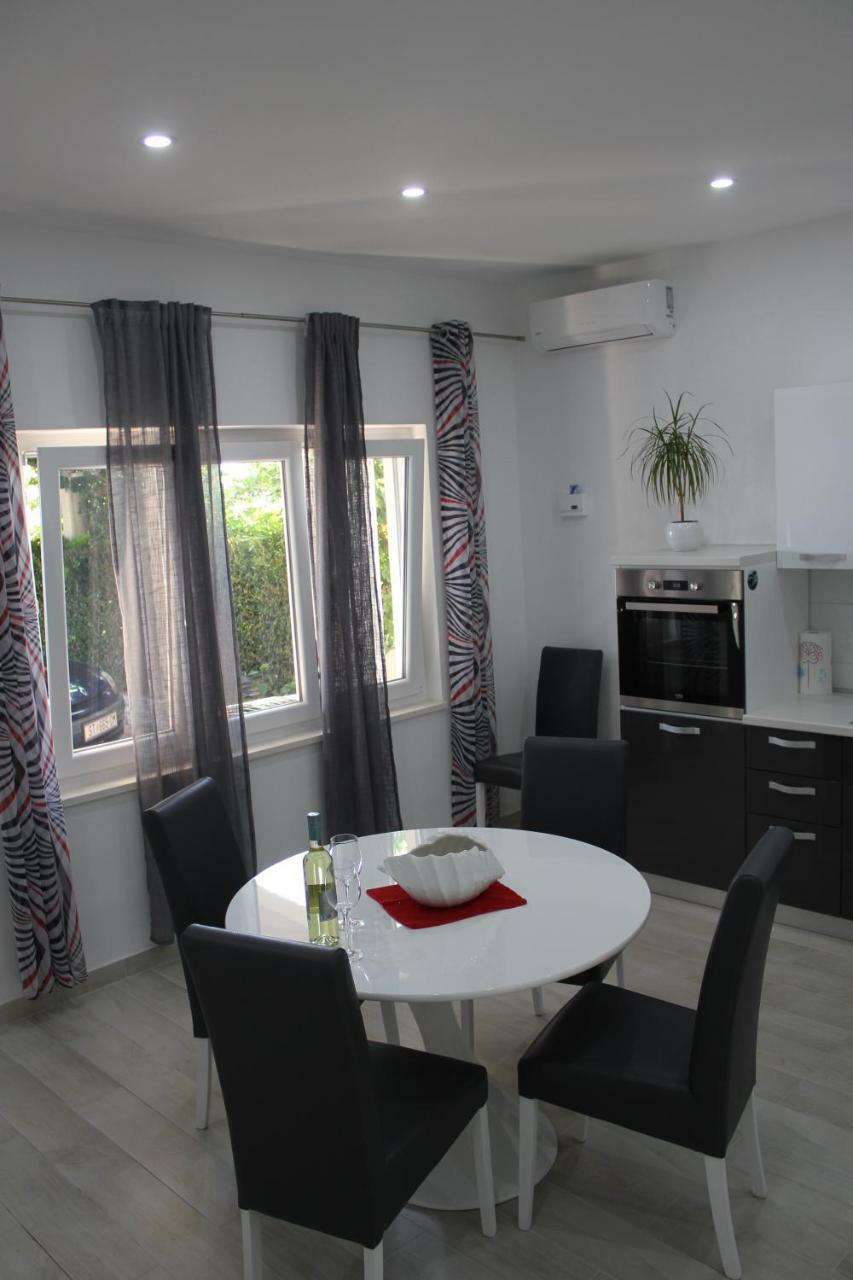 Omis Apartmani Mouse Εξωτερικό φωτογραφία